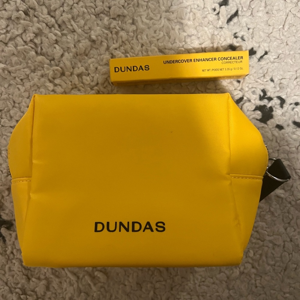 DUNDAS Undercover Enhancer Concealer Filter 6 Stick and Cosmetic Case - NEW